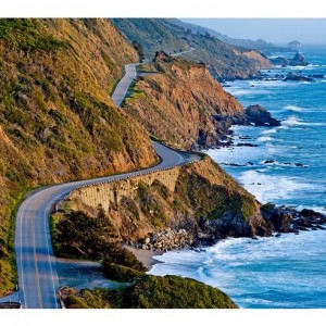 Извилистые дороги Pacific Coast Highway вокруг Биг-Сура