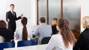 How to Identify a High-Quality Business Diploma Program